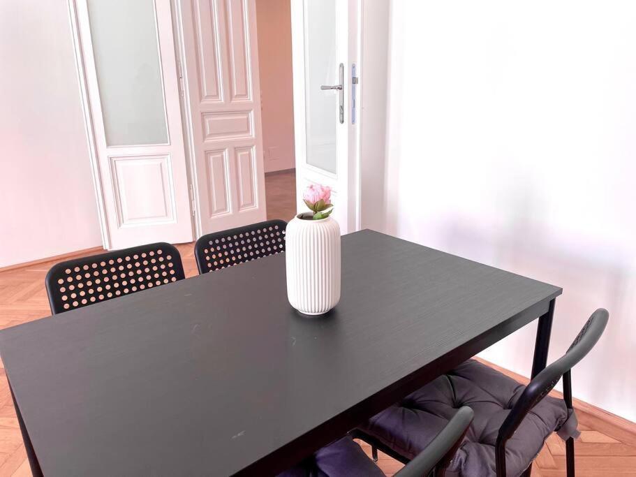 Brand New Spacious & Stylish Aptmt In City-Centre Viyana Dış mekan fotoğraf